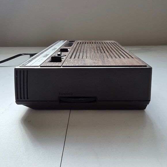 Vintage 80’s General Electric 7-4624A FM/AM Electronic Digital Alarm Clock Radio - Picture 4 of 6